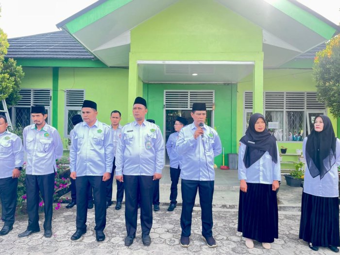 Kepala MAN 3 Bungo Resmi Buka Asesmen Sumatif Akhir Semester Kepala MAN 3 Bungo Resmi Buka Asesmen Sumatif Akhir Semester