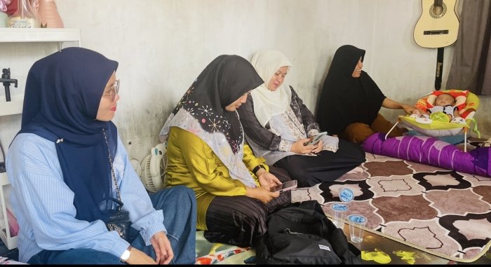 Majelis Guru MAN 3 Bungo Kunjungi kediaman ibu Suci Febriani Rekan yang Baru Melahirkan Majelis Guru MAN 3 Bungo Kunjungi kediaman ibu Suci Febriani Rekan yang Baru Melahirkan