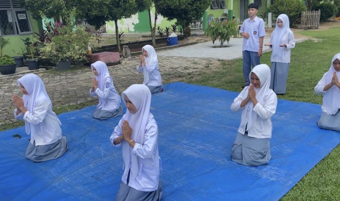 Sambut Tamu Istimewa pada Perpisahan Kelas 12, Siswi MAN 3 Bungo Intensifkan Latihan Tari Persembahan Sambut Tamu Istimewa pada Perpisahan Kelas 12, Siswi MAN 3 Bungo Intensifkan Latihan Tari Persembahan