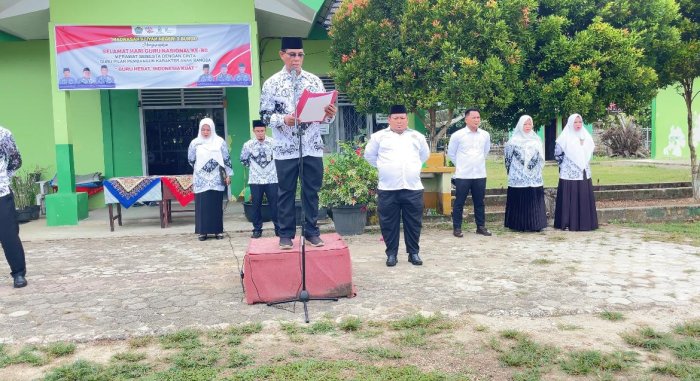Kepala MAN 3 Bungo Sampaikan Amanat Menteri Agama di Hari Guru Kepala MAN 3 Bungo Sampaikan Amanat Menteri Agama di Hari Guru