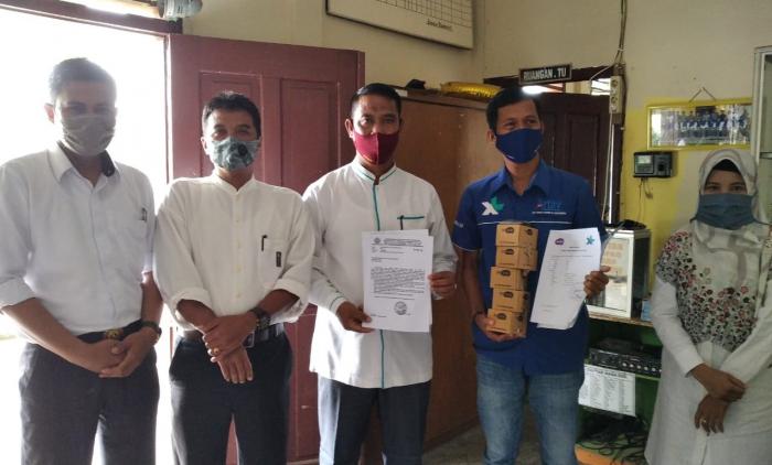 OPERATOR SELULER EXIS BEKERJASAMA DENGAN MAN 3 BUNGO UNTUK MEMENUHI KEBUTUHAN BELAJAR DARING OPERATOR SELULER EXIS BEKERJASAMA DENGAN MAN 3 BUNGO UNTUK MEMENUHI KEBUTUHAN BELAJAR DARING