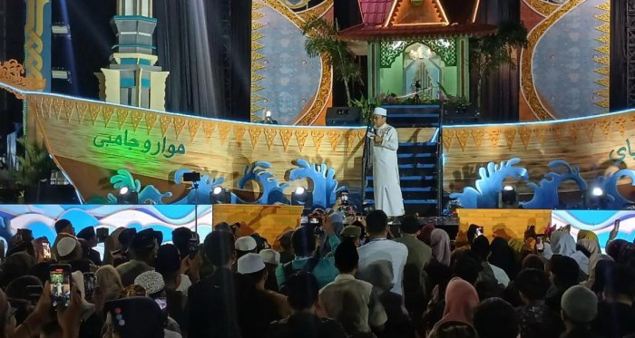 Ustadz Daas Latif Sampaikan Siraman Rohani di Pembukaan MTQ Jambi