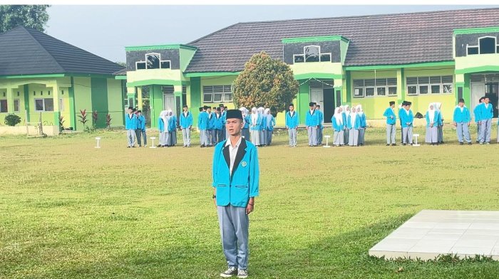 Siswa Kelas 12 IPS 3 MAN 3 Bungo Sukses Jalankan Tugas Upacara Siswa Kelas 12 IPS 3 MAN 3 Bungo Sukses Jalankan Tugas Upacara