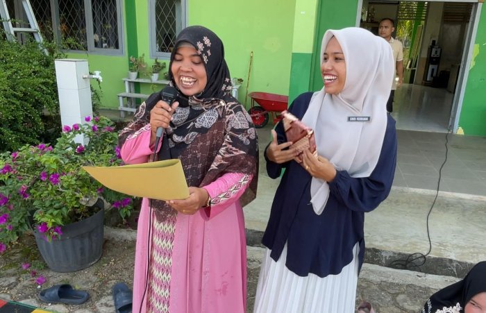 Wali Kelas MAN 3 Bungo Dukung Awards Literasi Wali Kelas MAN 3 Bungo Dukung Awards Literasi