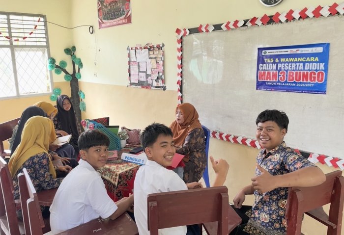 Pentingnya Senyuman Saat Menghadapi Tes dan Wawancara