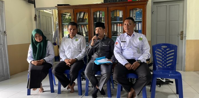 Dosen IAI Yasni Muara Bungo Kunjungi MAN 3 Bungo Dosen IAI Yasni Muara Bungo Kunjungi MAN 3 Bungo