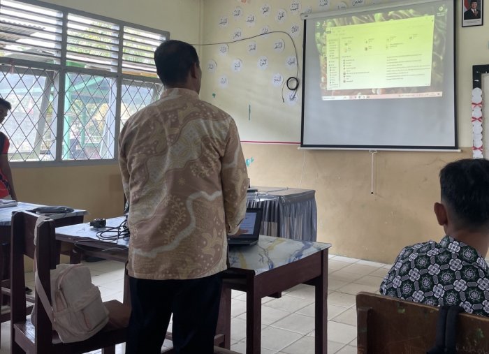 Kepala MAN 3 Bungo Tinjau Fasilitas Kelas Jelang Murid hadapi Olimpiade Madrasah 2026 Kepala MAN 3 Bungo Tinjau Fasilitas Kelas Jelang Murid hadapi Olimpiade Madrasah 2026