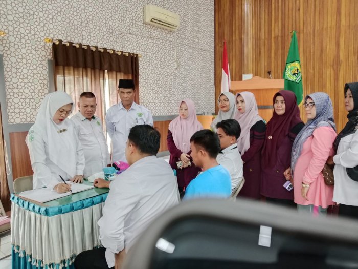 Aksi Peduli Sesama, Kepala MAN 3 Bungo Ikut Donor Darah di Kemenag Bungo Aksi Peduli Sesama, Kepala MAN 3 Bungo Ikut Donor Darah di Kemenag Bungo