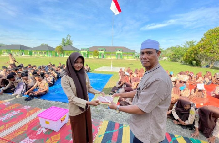 Meri Andani Menjadi Pemenang Konten Favorit Literasi Awards MAN 3 Bungo