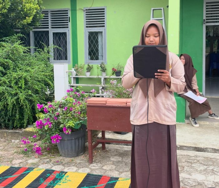 Nadia Raih Juara Pertama Lomba MC Protokol Nadia Raih Juara Pertama Lomba MC Protokol