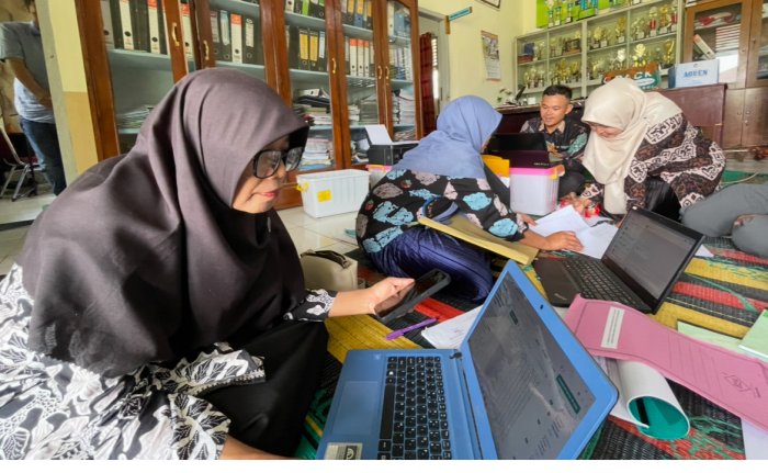 Pejabat MAN 3 Bungo Siapkan Dokumen PPKM Secara Sinergis Pejabat MAN 3 Bungo Siapkan Dokumen PPKM Secara Sinergis