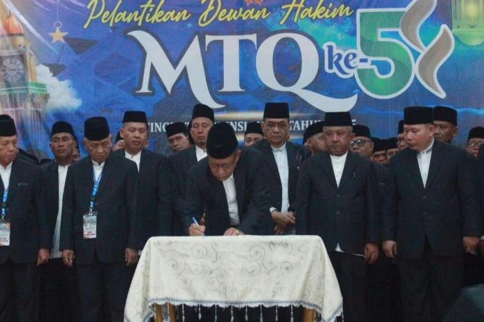 Wagub Jambi Lantik Dewan Hakim MTQ ke-54 Provinsi Wagub Jambi Lantik Dewan Hakim MTQ ke-54 Provinsi