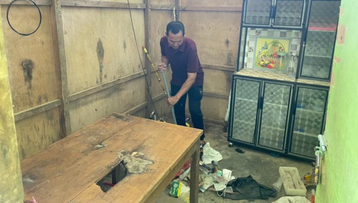 Pegawai Tata Usaha Bersihkan Dapur Umum MAN 3 Bungo Pegawai Tata Usaha Bersihkan Dapur Umum MAN 3 Bungo