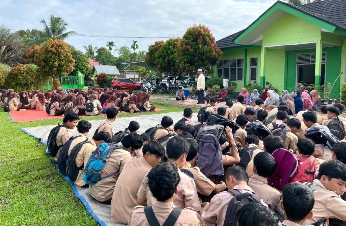 MAN 3 Bungo Gelar Kegiatan Yasinan untuk Tingkatkan Keimanan dan Ketakwaan MAN 3 Bungo Gelar Kegiatan Yasinan untuk Tingkatkan Keimanan dan Ketakwaan
