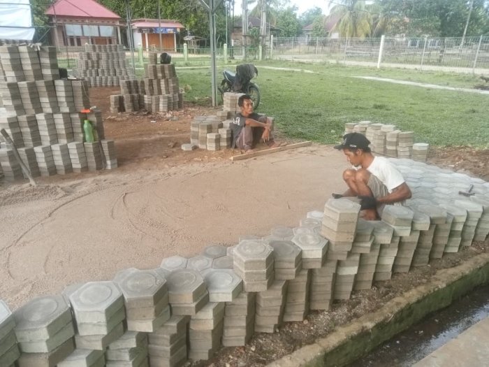 Pemasangan Conblock area parkir Kendaraan Roda Empat dimulai hari ini