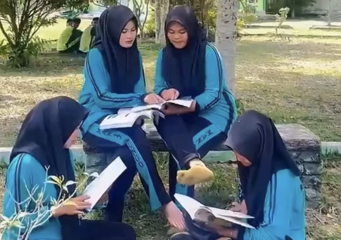 Siswi MAN 3 Bungo Siapkan Diri Hadapi SNBP Siswi MAN 3 Bungo Siapkan Diri Hadapi SNBP