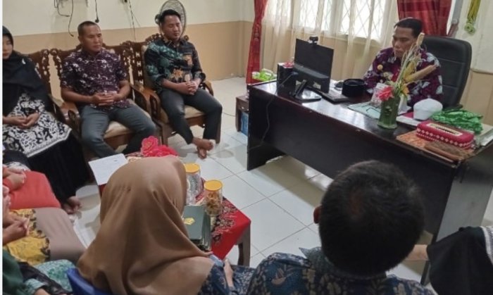 Kepala MAN 3 Bungo Pantau Kinerja Pegawai Urusan  Tata Usaha Pasca Libur Lebaran