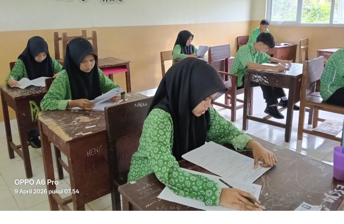 Ujian Madrasah Hari Keempat Berjalan Lancar dan Tertib Ujian Madrasah Hari Keempat Berjalan Lancar dan Tertib