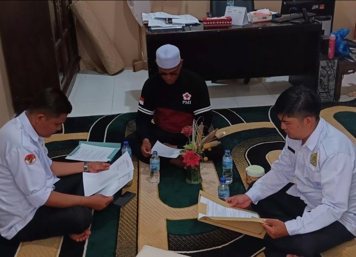 Pembina dan Waka Kesiswaan Menghadap kepala MAN 3 Bungo Bahas Rencana Keberangkatan Kontingen Pramuka ke LG PPP UNDARI Pembina dan Waka Kesiswaan Menghadap kepala MAN 3 Bungo Bahas Rencana Keberangkatan Kontingen Pramuka ke LG PPP UNDARI