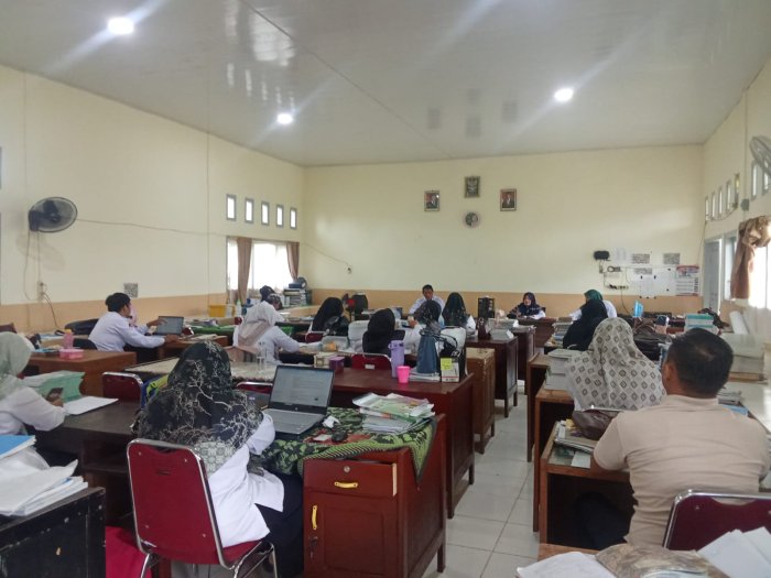 Rapat Persiapan Porseni MAN 3 Bungo Bahas Juknis dan Juklak Lomba Rapat Persiapan Porseni MAN 3 Bungo Bahas Juknis dan Juklak Lomba
