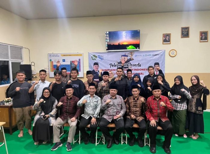 Pak Kanwil Kemenag Provinsi Jambi memberikan wejangan kepada peserta OMI nasional