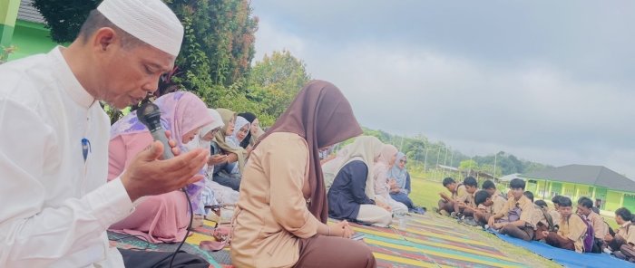 MAN 3 Bungo Gelar Doa Bersama Jelang Ujian Kenaikan Kelas MAN 3 Bungo Gelar Doa Bersama Jelang Ujian Kenaikan Kelas