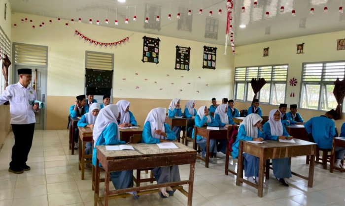 Pastikan Kualitas Pembelajaran, Kepala MAN 3 Bungo Tinjau Kegiatan Belajar Mengajar Pastikan Kualitas Pembelajaran, Kepala MAN 3 Bungo Tinjau Kegiatan Belajar Mengajar