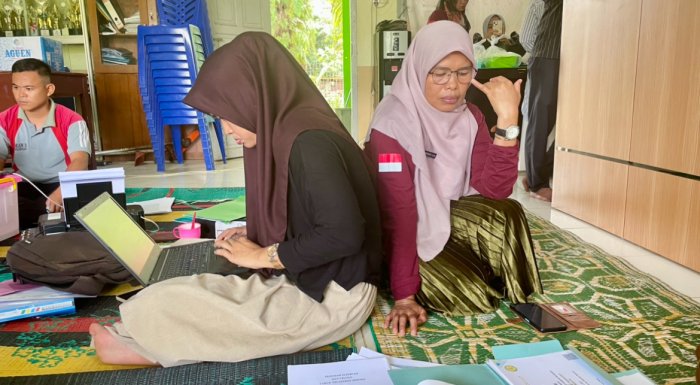 Wakil Kepala MAN 3 Bungo Dampingi Guru Siapkan Dokumen PPKM Wakil Kepala MAN 3 Bungo Dampingi Guru Siapkan Dokumen PPKM