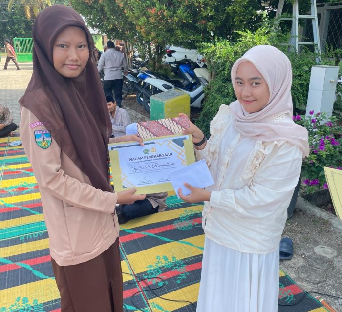 Syalsabila Rahmadhani Raih Juara Literasi MAN 3 Bungo Syalsabila Rahmadhani Raih Juara Literasi MAN 3 Bungo
