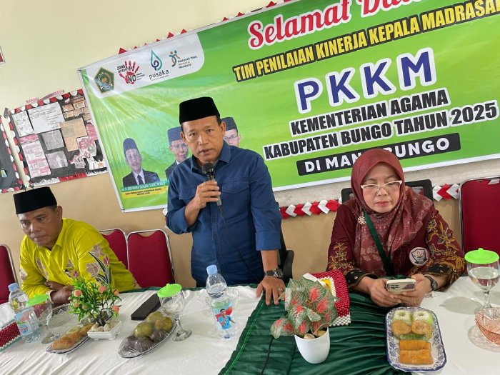 Pengawas Pembina Beri Arahan Kunci dalam Penilaian PKKM di MAN 3 Bungo Tahun 2025