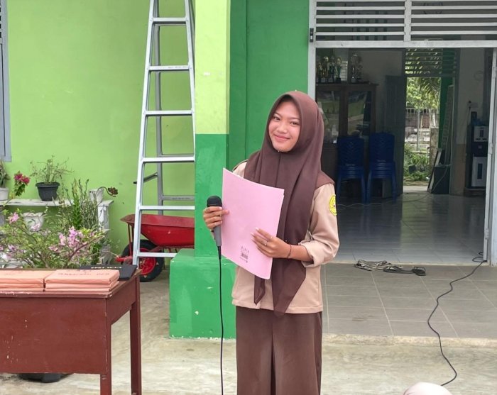 Cheza Aulia Natasya Pimpin Lomba Semarak Hari Bahasa