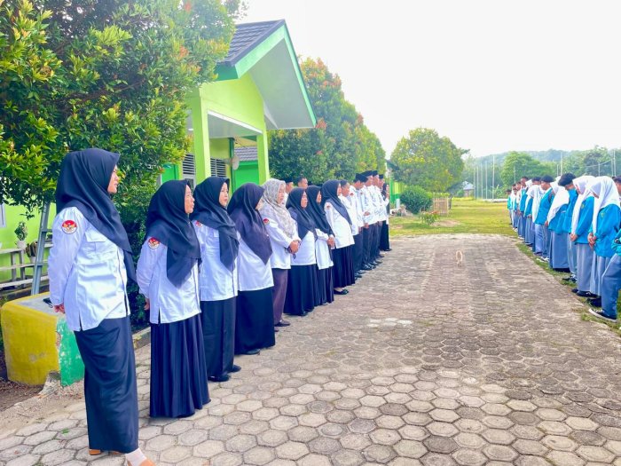 MAN 3 Gelar Apel Senin Rutin Jelang Ujian Semester MAN 3 Gelar Apel Senin Rutin Jelang Ujian Semester