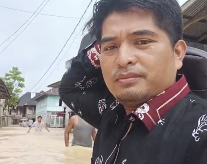 Banjir Rendam Rumah Pak Fauzi Giru MAN 3 Bungo di Kecamatan Muko-Muko Bathin VII desa Bedaro