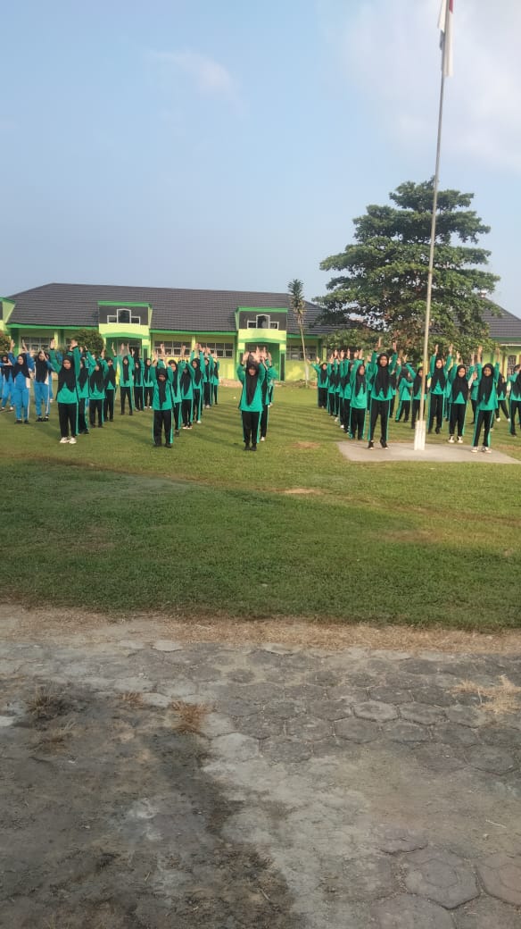 SABTU SEHAT, MAN 3 BUNGO RUTIN MENGIKUTI SENAM BERSAMA