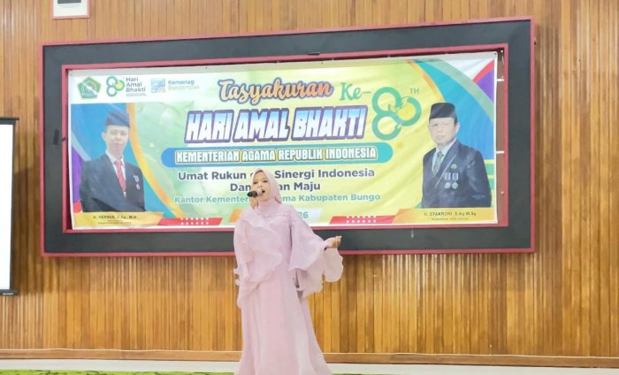 Guru MAN 3 Bungo Suci Febriani Tampil di Tasyakuran Guru MAN 3 Bungo Suci Febriani Tampil di Tasyakuran