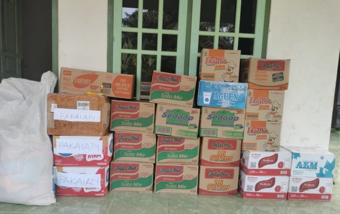 Bantuan Sembako Disalurkan untuk Korban Banjir di Sumbar Bantuan Sembako Disalurkan untuk Korban Banjir di Sumbar