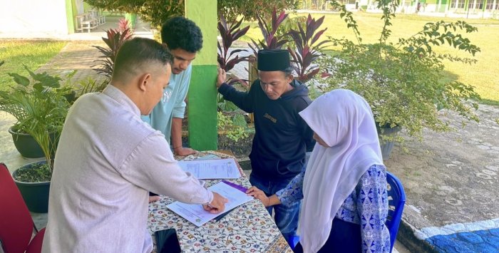 panitia penerimaan murid baru Man 3 bungo berikan informasi kepada calon murid asal dusun candi panitia penerimaan murid baru Man 3 bungo berikan informasi kepada calon murid asal dusun candi