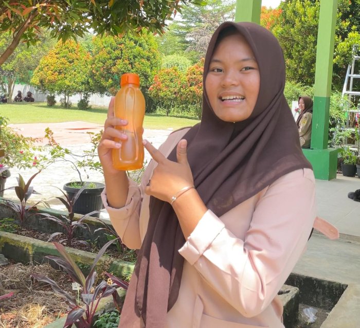 Pelajar MAN 3 Bungo Kampanyekan Pengurangan Minuman Berplastik