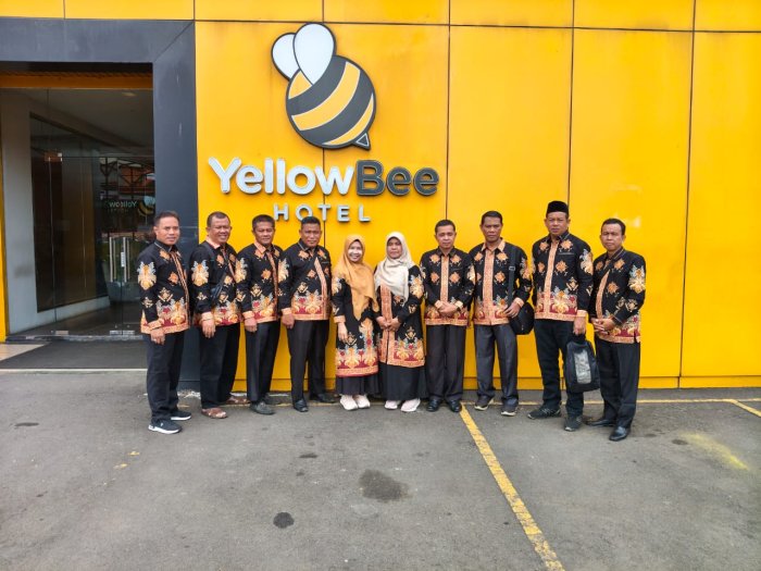 Kepala MAN 3 Bungo Dukung Peserta OMI di Banten Kepala MAN 3 Bungo Dukung Peserta OMI di Banten