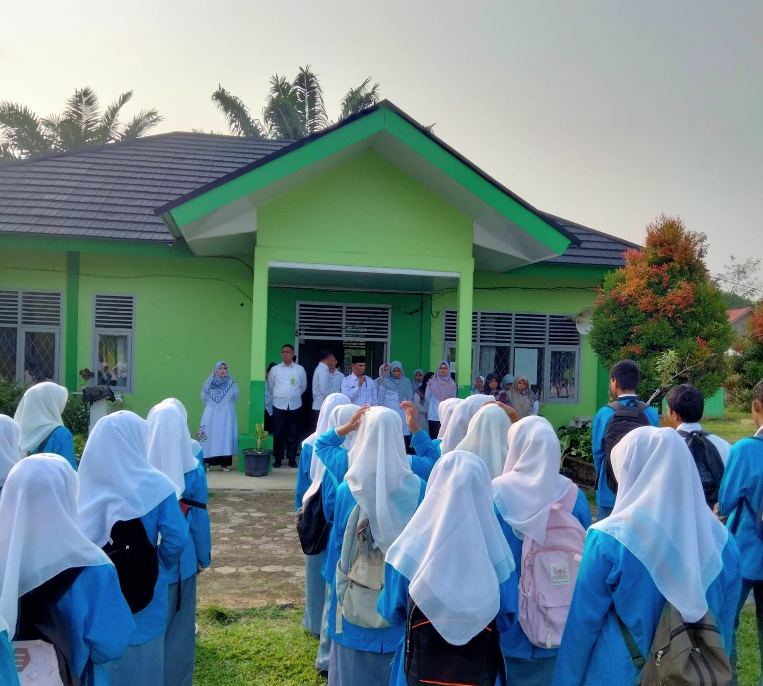 APEL PAGI MAN 3 BUNGO PEMBUKAAN TAHUN PELAJARAN 2024/2025 APEL PAGI MAN 3 BUNGO PEMBUKAAN TAHUN PELAJARAN 2024/2025