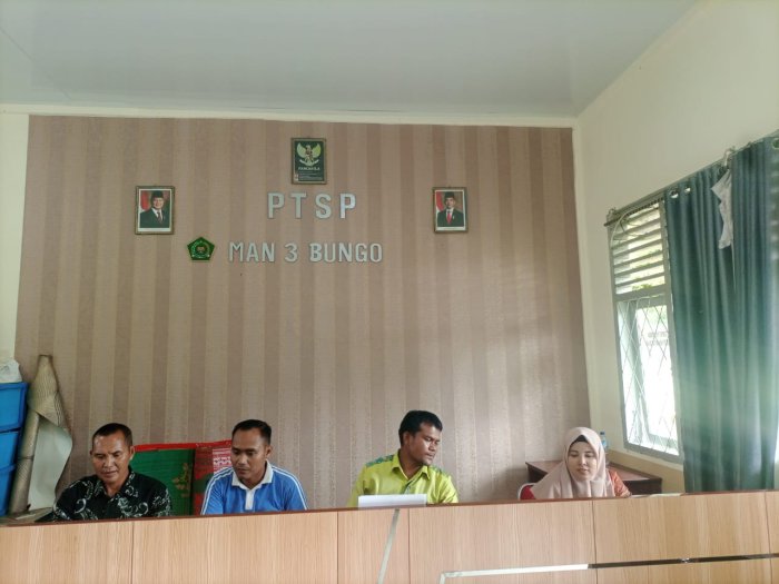 ASN MAN 3 Bungo Rampungkan Penyusunan SKP Tahun Ini ASN MAN 3 Bungo Rampungkan Penyusunan SKP Tahun Ini
