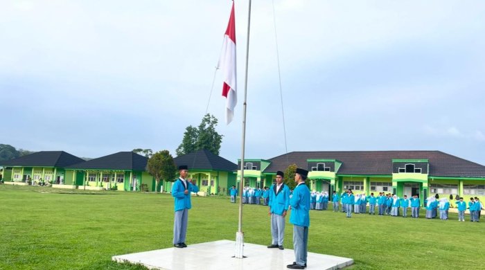 MAN 3 Bungo Gelar Upacara Bendera Rutin Setiap Senin