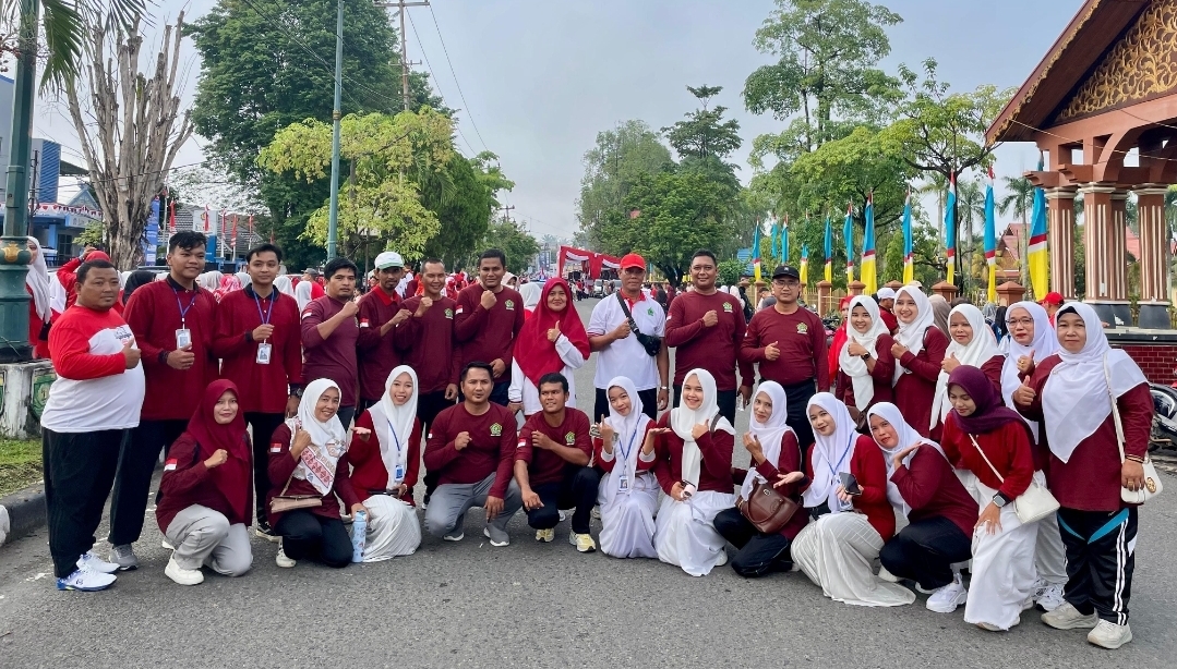 Kepala Madrasah, Guru, dan Staf TU MAN 3 Bungo Ikuti Jalan Sehat Kerukunan Umat dalam Rangka HUT RI ke-80