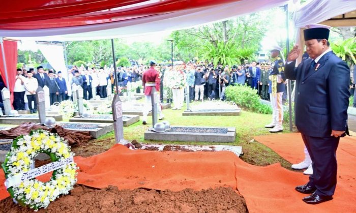 Presiden Prabowo Pimpin Pemakaman Try Sutrisno di Kalibata Presiden Prabowo Pimpin Pemakaman Try Sutrisno di Kalibata