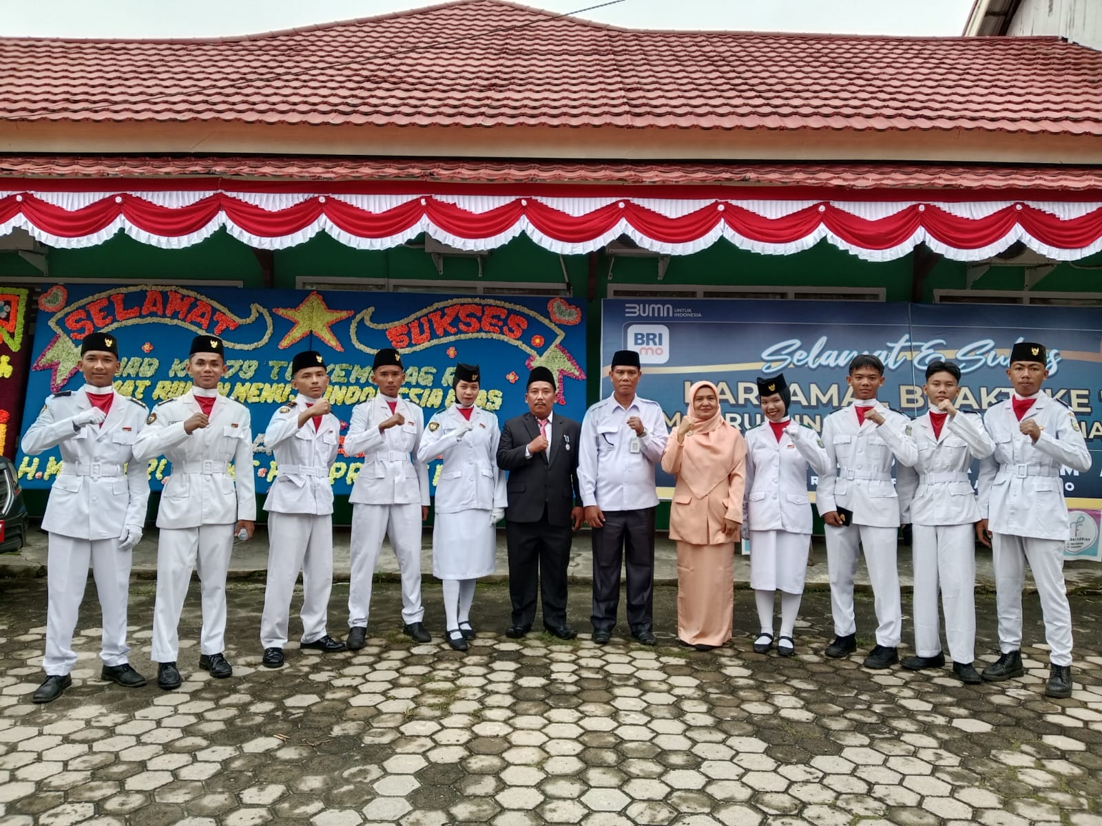 PASKIBRAKA MAN 3 BUNGO TAMPIL SUKSES PADA UPACARA HAB KEMENAG KE-79 KABUPATEN BUNGO 