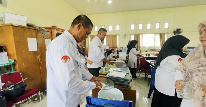 Makan Siang Bersama Pererat Silaturahmi di MAN 3 Bungo Makan Siang Bersama Pererat Silaturahmi di MAN 3 Bungo