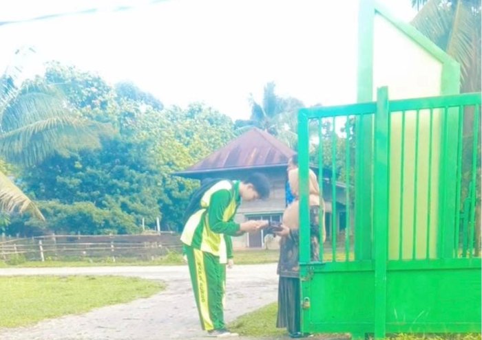 Ciptakan Madrasah Ramah, Guru Piket MAN 3 Bungo Sambut Siswa Setiap Pagi Ciptakan Madrasah Ramah, Guru Piket MAN 3 Bungo Sambut Siswa Setiap Pagi