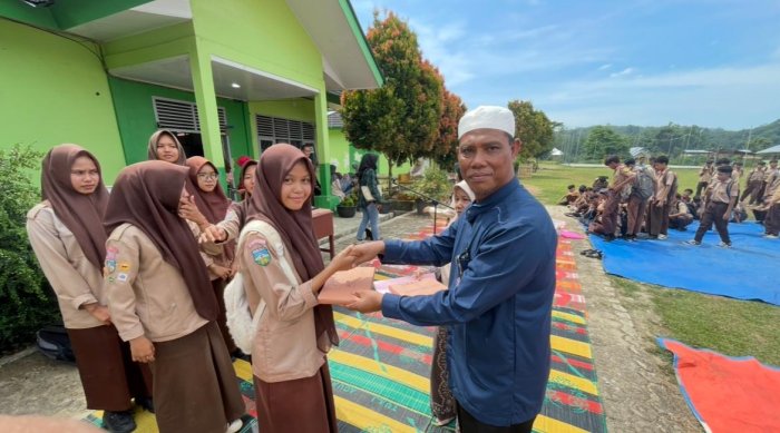 Kelas 12 MIPA 2 berhasil meraih posisi Juara Pertama dalam ajang Semarak Bulan Bahasa dan Sumpah Pemuda