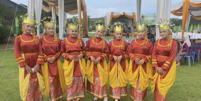 Tampil Memukau, Tim Tari Persembahan MAN 3 Bungo Sukses Warnai Acara Perpisahan Kelas 12