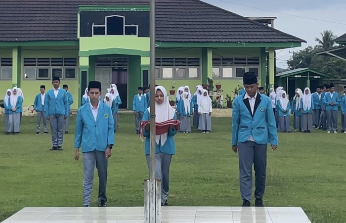 Kelas 11 MIPA 1 Sukses Laksanakan Upacara Bendera Senin Kelas 11 MIPA 1 Sukses Laksanakan Upacara Bendera Senin